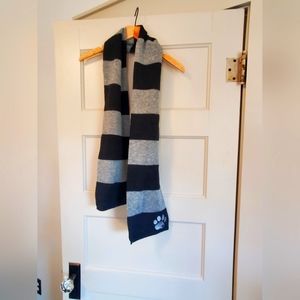 🍎3/$5 Paw print scarf